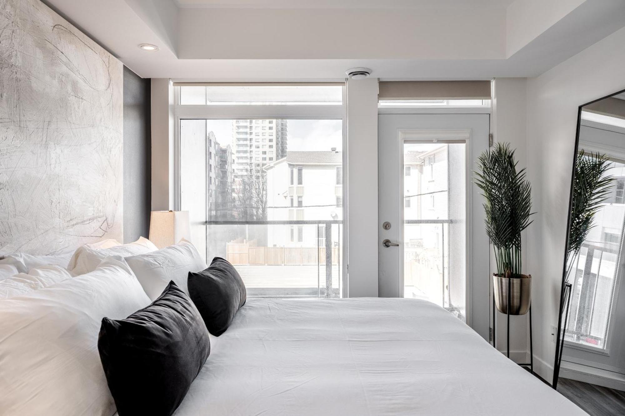 Westview Luxury Suites Ottawa Extérieur photo